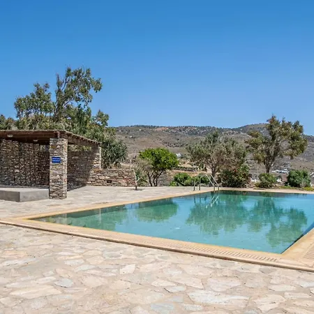 Zephyros, Pool & Tennis Koundouros